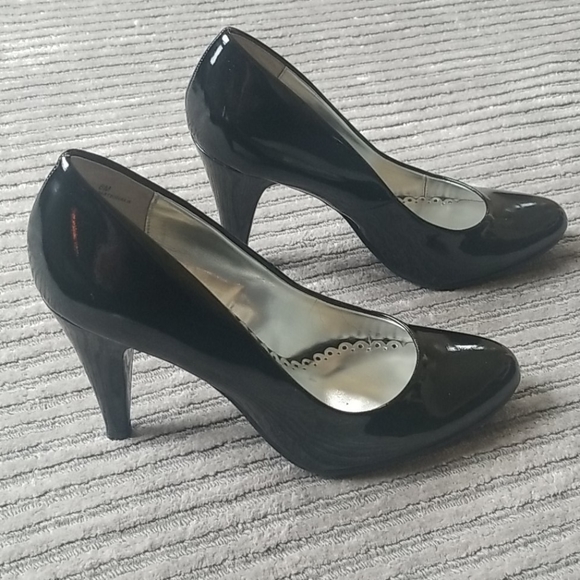 💕 Rampage Black Patent Leather Heels 💕 - Picture 6 of 7